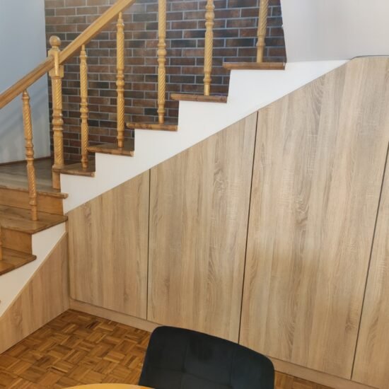 Meble na wymiar - zabudowa pod schodami 3