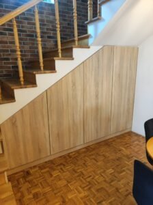 Meble na wymiar - zabudowa pod schodami 6