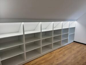 Meble na wymiar - zabudowa pod skosem 2